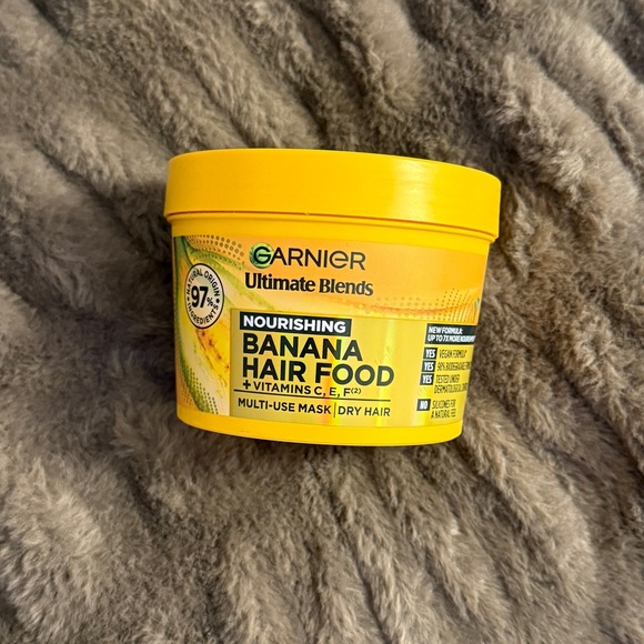 Garnier Ultimate Blends Nourishing Banana Hair Mask - Picture 2 of 3